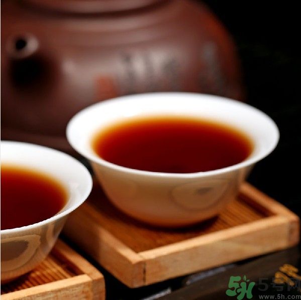 普洱茶生茶好還是熟茶好？普洱茶的功效與作用？