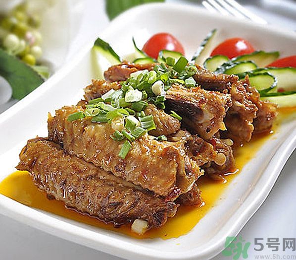 豆瓣醬的做法？豆瓣醬和黃豆醬的區(qū)別？