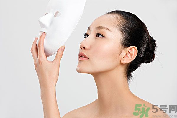 洗澡的時(shí)候可以敷面膜嗎？敷面膜和洗澡的順序