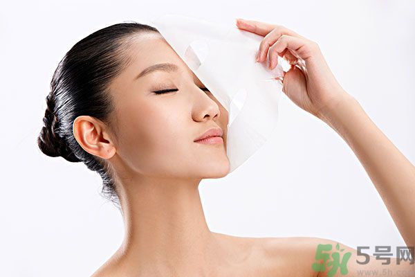 洗澡的時(shí)候可以敷面膜嗎？敷面膜和洗澡的順序