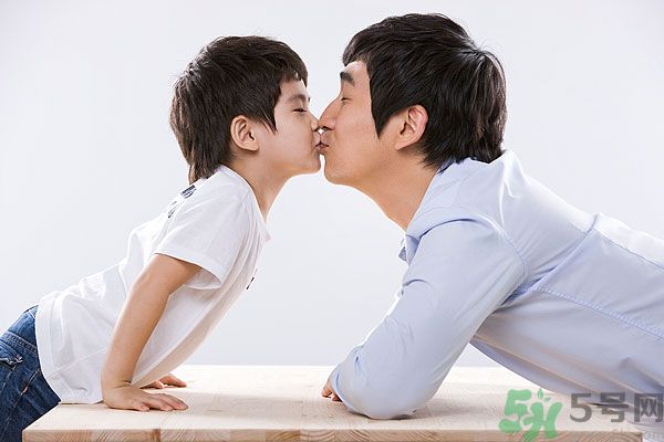 父親節(jié)給爸爸買什么禮物好？父親節(jié)送什么禮物給爸爸？
