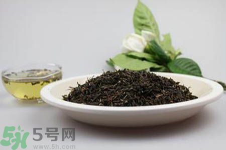 茉莉花茶可以和玫瑰花茶一起喝嗎？茉莉花茶和玫瑰花茶一起泡著喝好嗎？