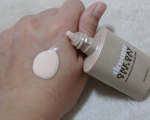 美寶蓮夢(mèng)幻奇跡控油透潤持妝乳怎么樣？好用嗎？