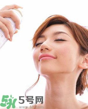 夏天臉油怎么辦？臉油怎么補(bǔ)妝？