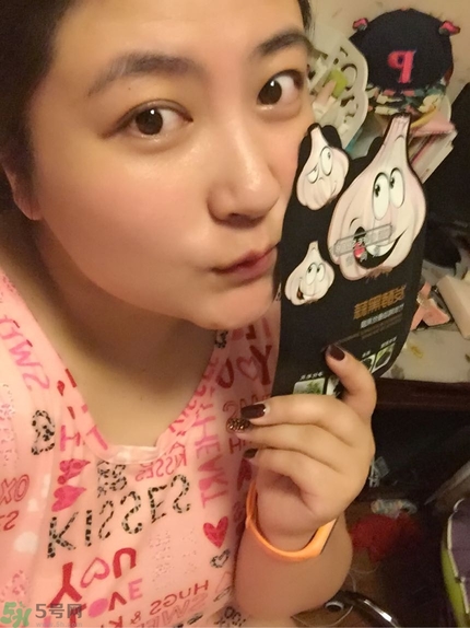 歐尚坊黑面膜怎么樣？歐尚坊黑蒜竹炭蠶絲面膜好用嗎？