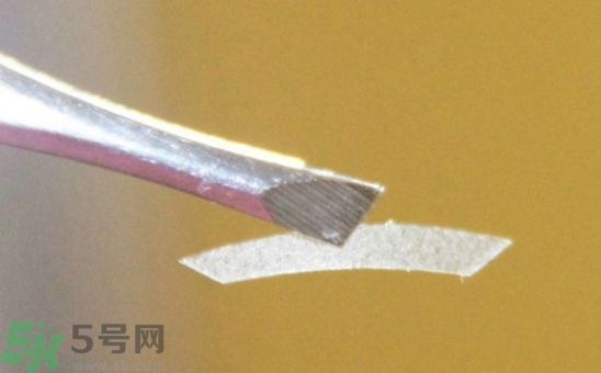 單眼皮怎么變雙眼皮了？單眼皮上面有一條線
