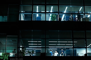 熬夜上火牙齦腫痛怎么辦？熬夜上火喉嚨痛怎么辦？