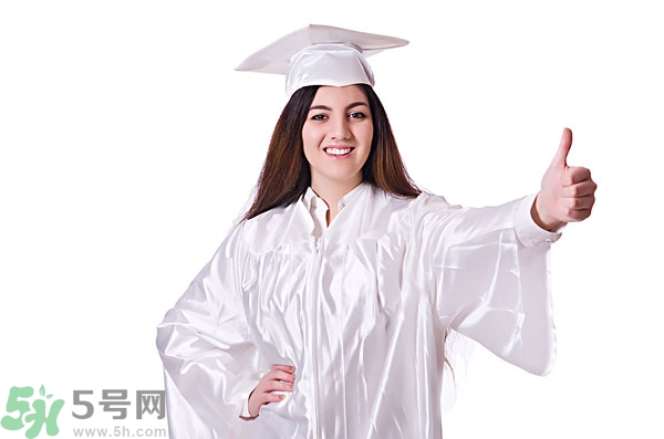 高中女生很矮還能長高嗎？高中女生矮怎么辦？