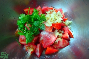 夏天秋葵怎么做好吃？秋葵在夏天怎么做？