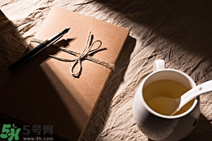 蜂蜜水隔夜還能喝嗎？蜂蜜水第二天還能喝嗎？