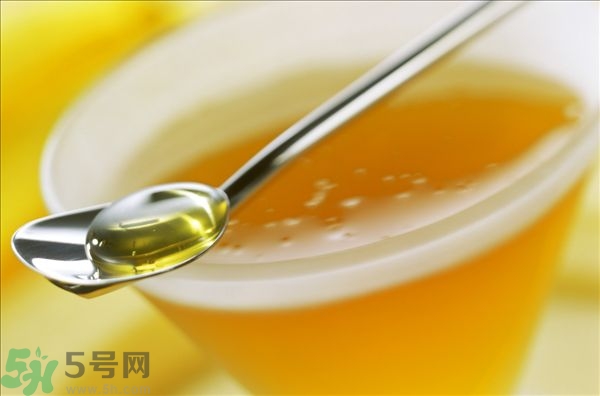 蜂蜜放久了有酒味是怎么回事？蜂蜜有酒味還能喝嗎？