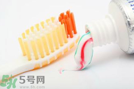 牙膏含氟好不好？牙膏含氟好還是不含氟好？