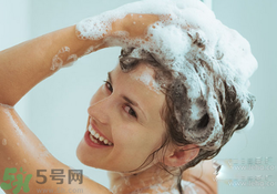 夏天一天洗幾次澡比較好？夏天一天洗幾次澡比較養(yǎng)生？