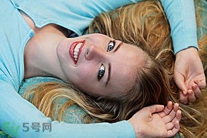 15歲女生接吻會(huì)懷孕嗎？女生和男生舌吻會(huì)懷孕嗎？