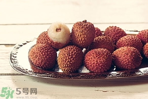 荔枝吃多了會上火嗎?怎么吃荔枝不上火？