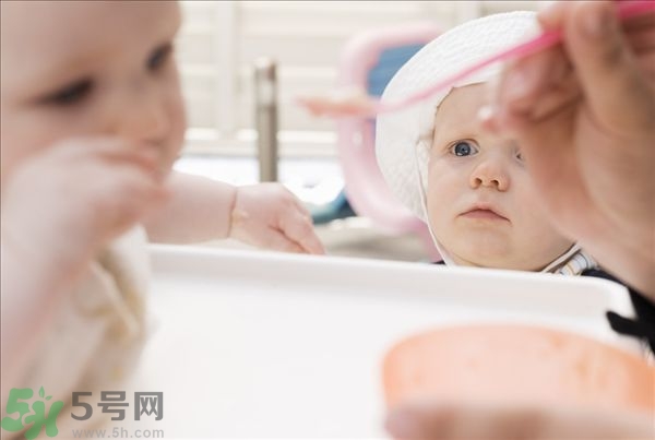 ?皰疹性咽峽炎有什么癥狀？寶寶?皰疹性咽峽炎癥狀