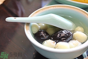 蓮子心能治失眠嗎？喝蓮心茶可以治療失眠嗎？