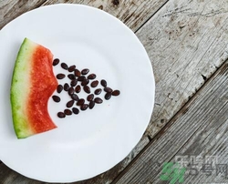 如何辨別催熟的西瓜？催熟的西瓜是什么樣的？