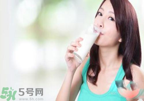 感冒可以喝羊奶嗎？喝羊奶可以治感冒嗎？