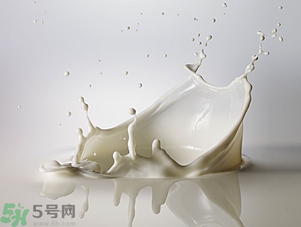 一天喝多少牛奶最好？牛奶一天喝多少合適？