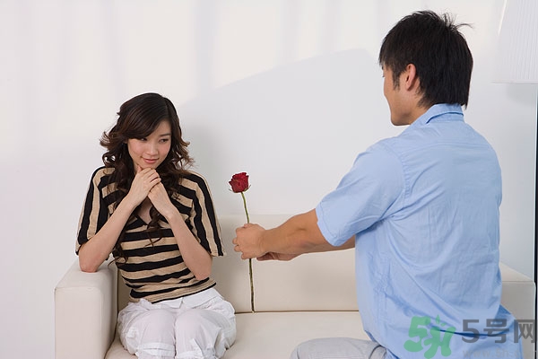 為什么看到男生會臉紅？看到男生會臉紅怎么辦？