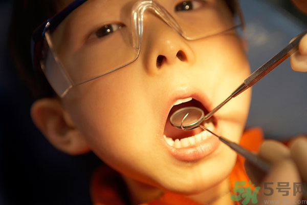 青少年牙齒松動怎么辦？青少年怎么保護(hù)牙齒？