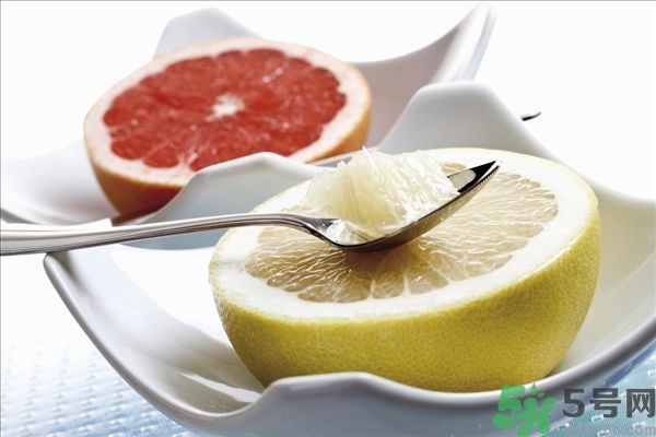 柚子是熱性的嗎？吃柚子要注意什么？