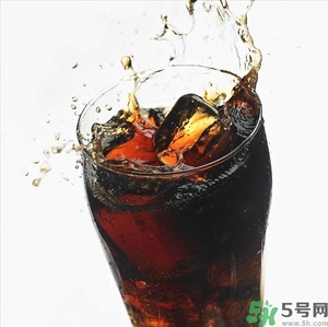 可樂第二天還可以喝嗎？隔夜的碳酸飲料可以喝嗎？