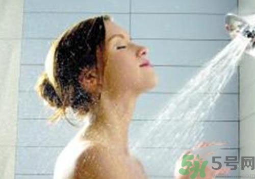 夏天洗澡水溫多少合適？夏天洗澡水溫多少比較好？