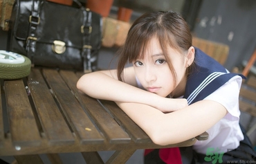 15歲月經(jīng)推遲二個月正常嗎？15歲兩個月沒來月經(jīng)是怎么回事？