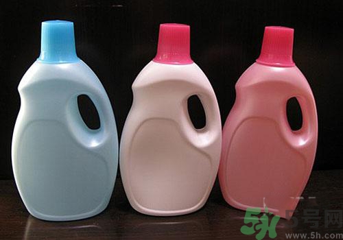 洗衣粉和洗衣液哪個(gè)好？洗衣粉和洗衣液哪個(gè)更傷手？