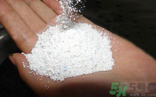 用洗衣粉手發(fā)熱是怎么回事？洗衣粉傷手怎么辦？