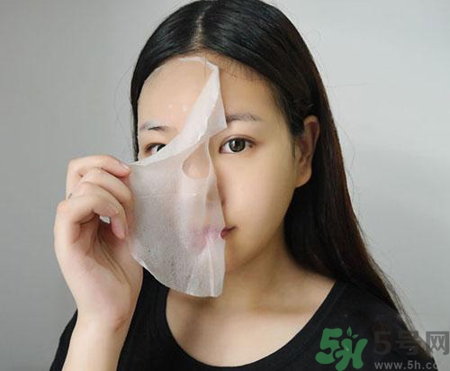 敷面膜前要用爽膚水嗎？敷面膜前要不要用爽膚水？