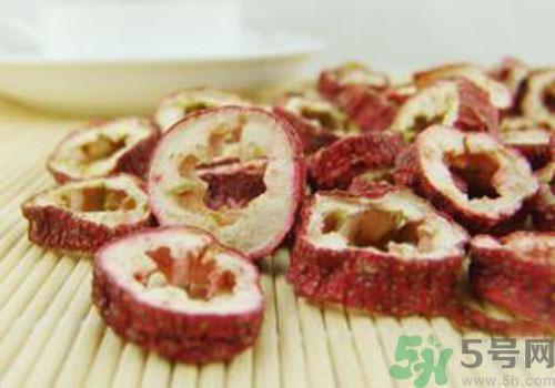 吃山楂片會上火嗎？上火可以吃山楂片嗎？