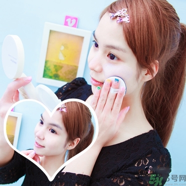 悅詩風(fēng)吟瑩潤調(diào)色氣墊隔離霜怎么用？悅詩風(fēng)吟瑩潤調(diào)色氣墊隔離霜使用方法