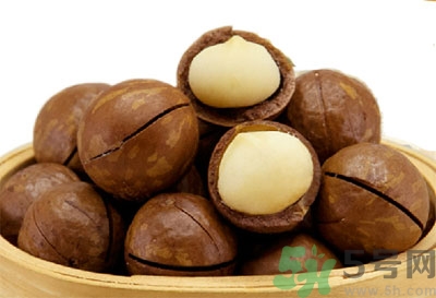 夏威夷果肉黏殼怎么辦？夏威夷果能放多久？