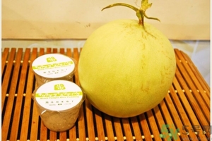香瓜里面有紅點能吃嗎？香瓜瓤里面有紅點還能吃嗎？