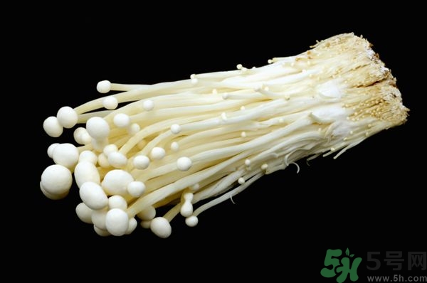 金針菇發(fā)霉了能吃嗎？金針菇長白毛還能吃嗎？
