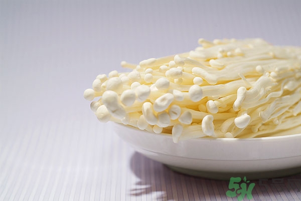 金針菇發(fā)霉了能吃嗎？金針菇長白毛還能吃嗎？