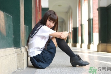 13歲來月經(jīng)正常嗎？13歲大便出血是怎么回事？