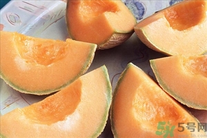 香瓜瓤籽可以吃嗎？香瓜皮能吃嗎？