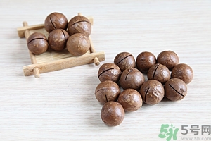 夏威夷果發(fā)黃好不好？夏威夷果這么硬怎么吃？