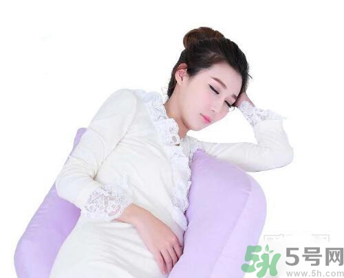 側(cè)睡流口水是怎么回事？側(cè)著身子睡流口水怎么辦？