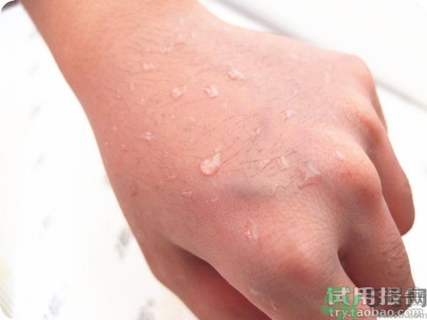 安耐曬為什么那么??？安耐曬是水狀液體的嗎？