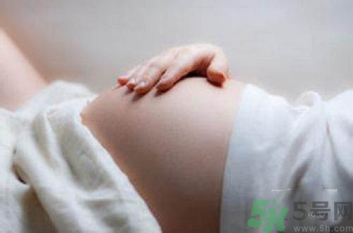 胎教應(yīng)該對寶寶說什么？胎教的時候要注意什么？