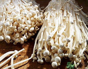 致癌金針菇怎么鑒別？如何選購金針菇？