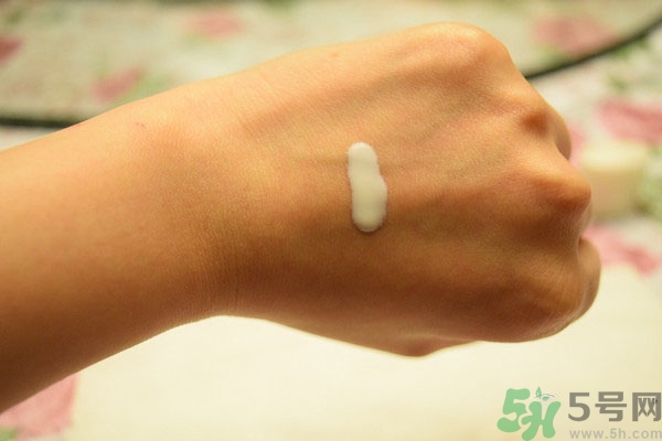 安耐曬和碧柔哪個好？安耐曬防曬霜和碧柔防曬霜哪個好？