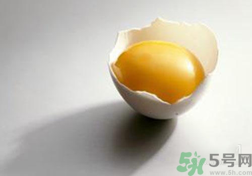 蛋黃和蛋白哪個更有營養(yǎng)？吃蛋黃有什么好處？