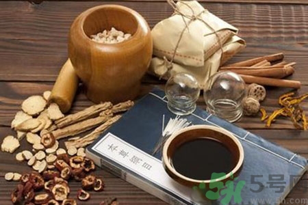 三伏天可以吃中藥嗎？三伏天吃中藥會(huì)不會(huì)上火？