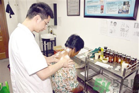 貼三伏貼可以吹空調(diào)嗎？貼完三伏貼多久后可以吹空調(diào)？